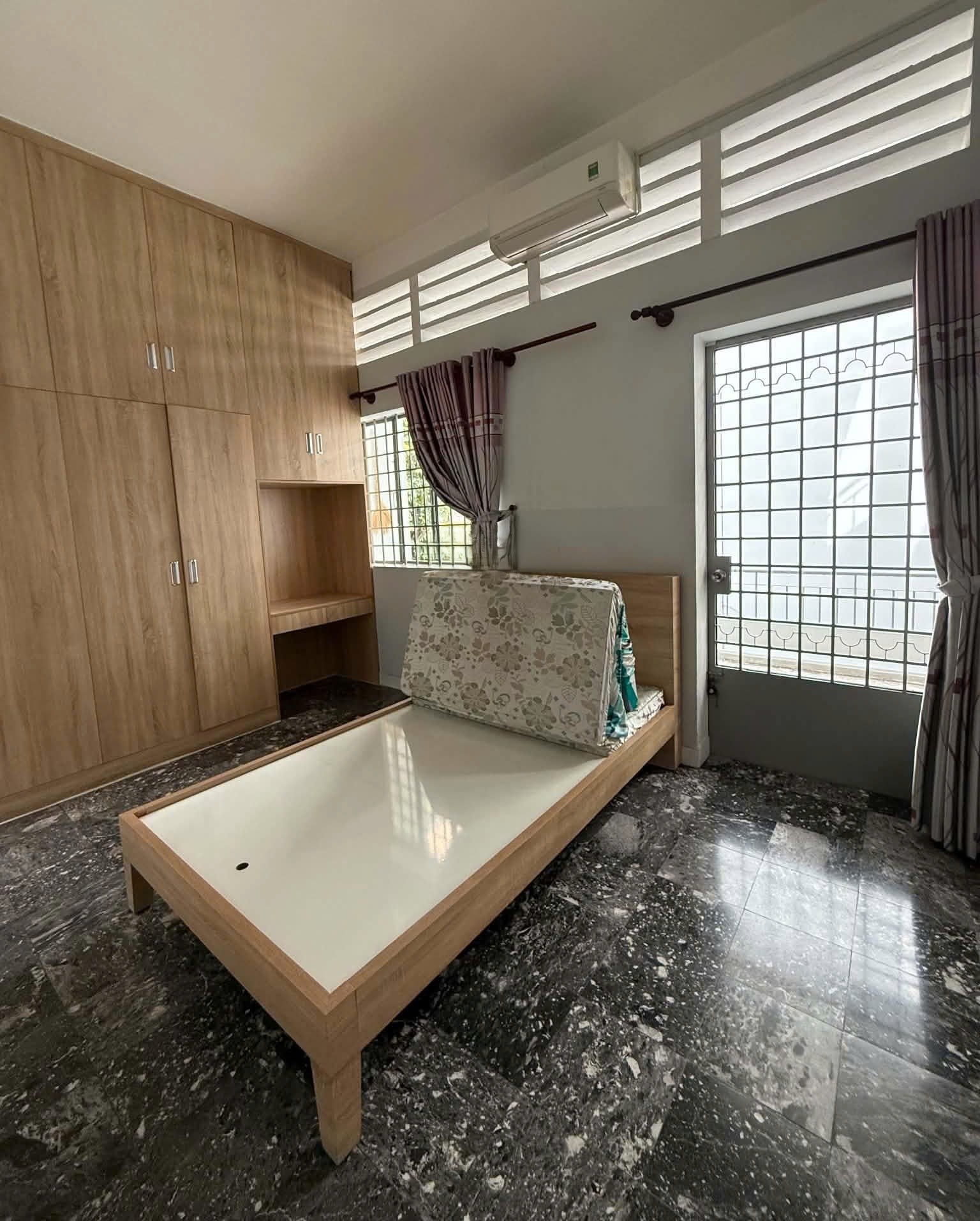Nhà thuê tại Đường 141/ Hoàng Văn Thụ, Phú Nhuận
